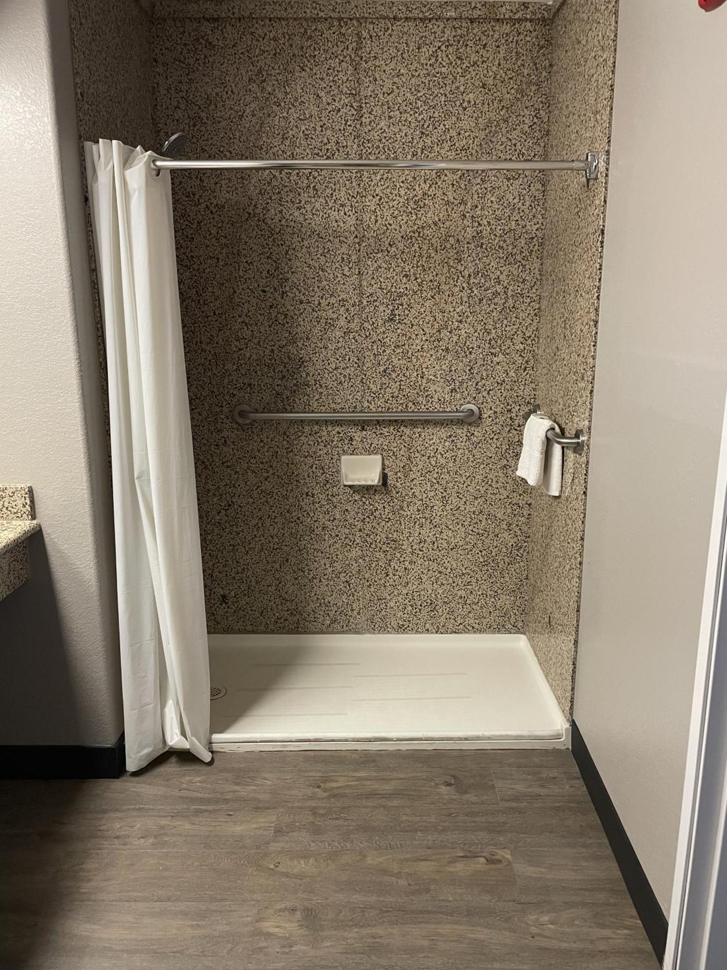 Hawthorn Extended Stay By Wyndham ホッブズ 部屋 写真